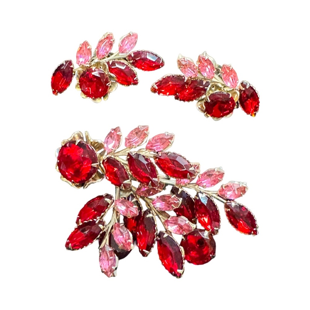 Vintage beau jewel clip on earrings set red and pink